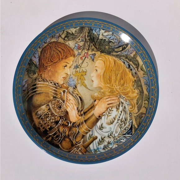 VINTAGE  1983 COLLECTOR PLATE "SULAMITH'S LOVE SONG" by Sulamith Wulfing - Picture 2 of 3